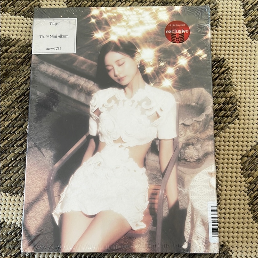 Tzuyu The 1st Mini Album